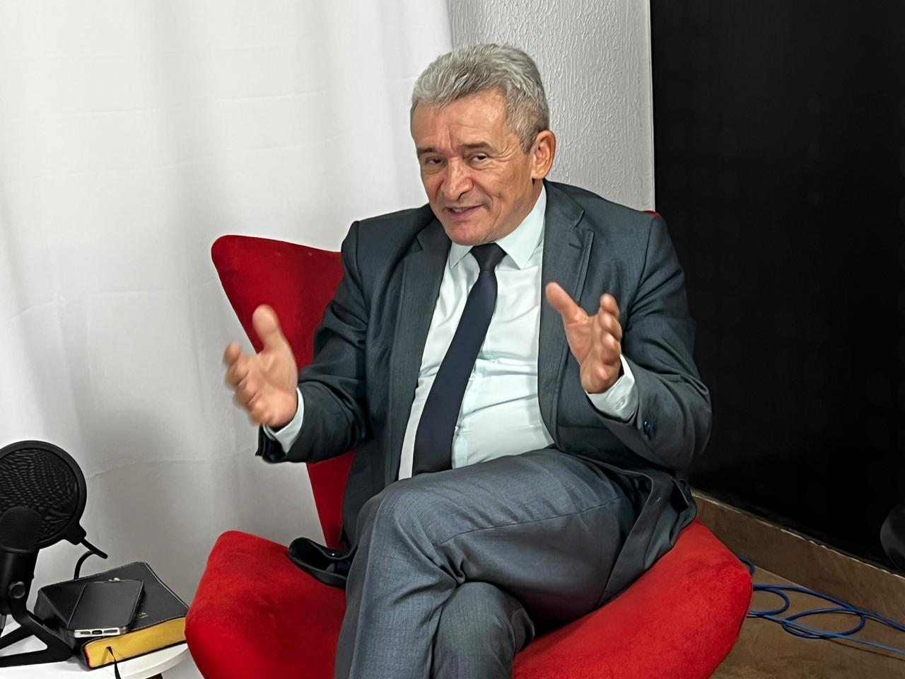 com-base-forte-em-aparecida,-dr.-ezizio-barbosa-lanca-pre-candidatura-a-deputado-federal