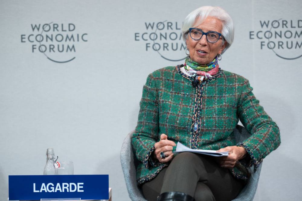 lagarde-ressalta-ambiente-de-incerteza-com-oriente-medio-e-mantem-proximas-decisoes-em-aberto