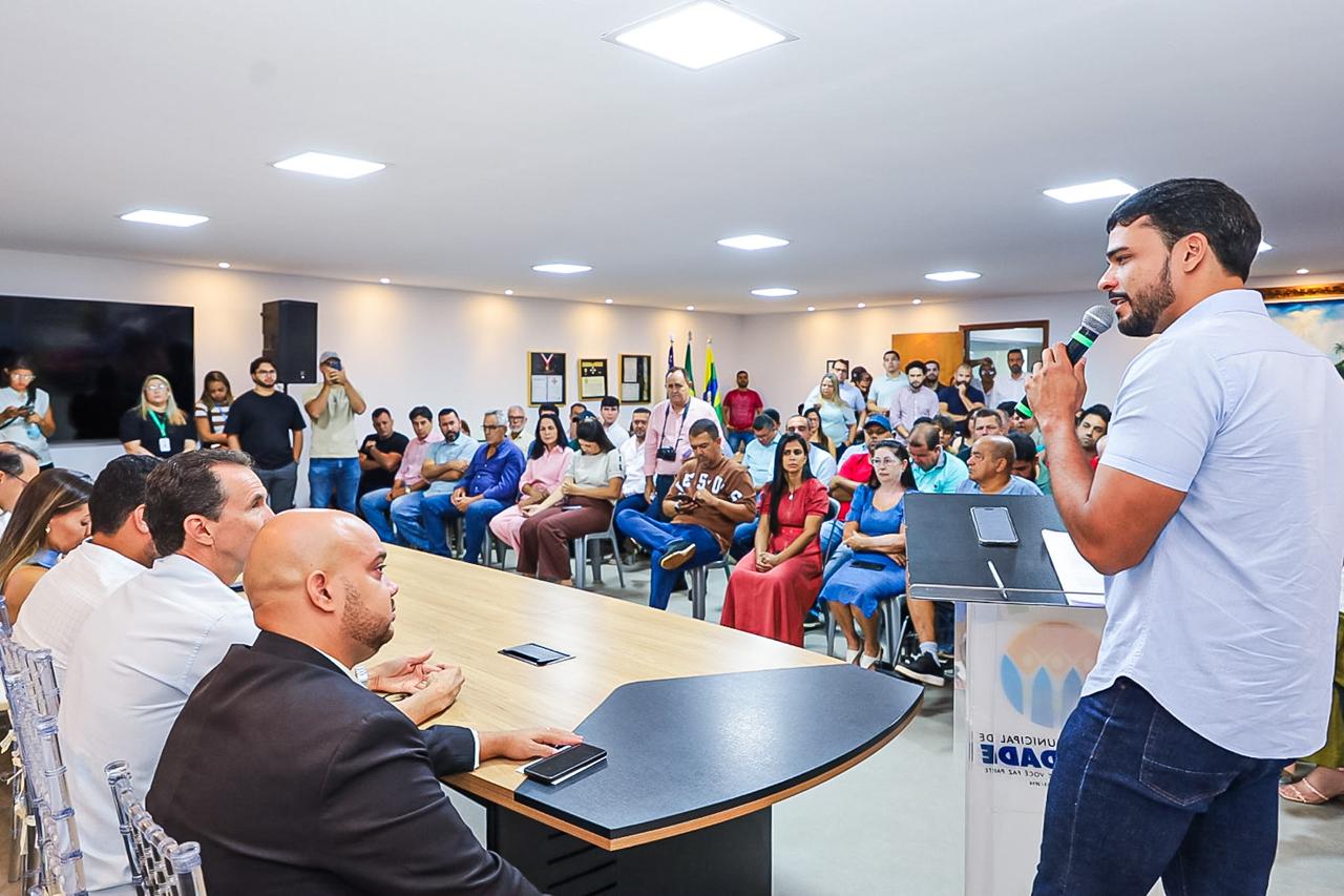 vereadores-tomam-posse-como-secretarios-em-trindade