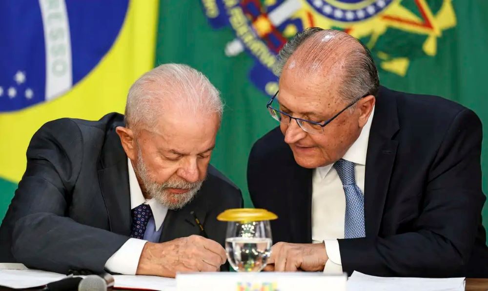 lula-diz-que-vaga-de-vice-esta-aberta-para-alckmin,-mas-nao-o-descarta-no-senado