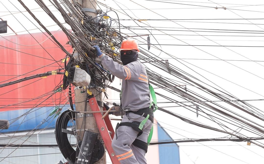 operacao-retira-quase-duas-toneladas-de-cabos-irregulares-em-luziania