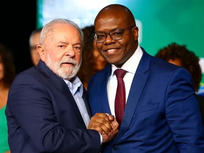 pgr-denuncia-silvio-almeida,-ex-ministro-de-lula,-por-importunacao-sexual-contra-anielle-franco