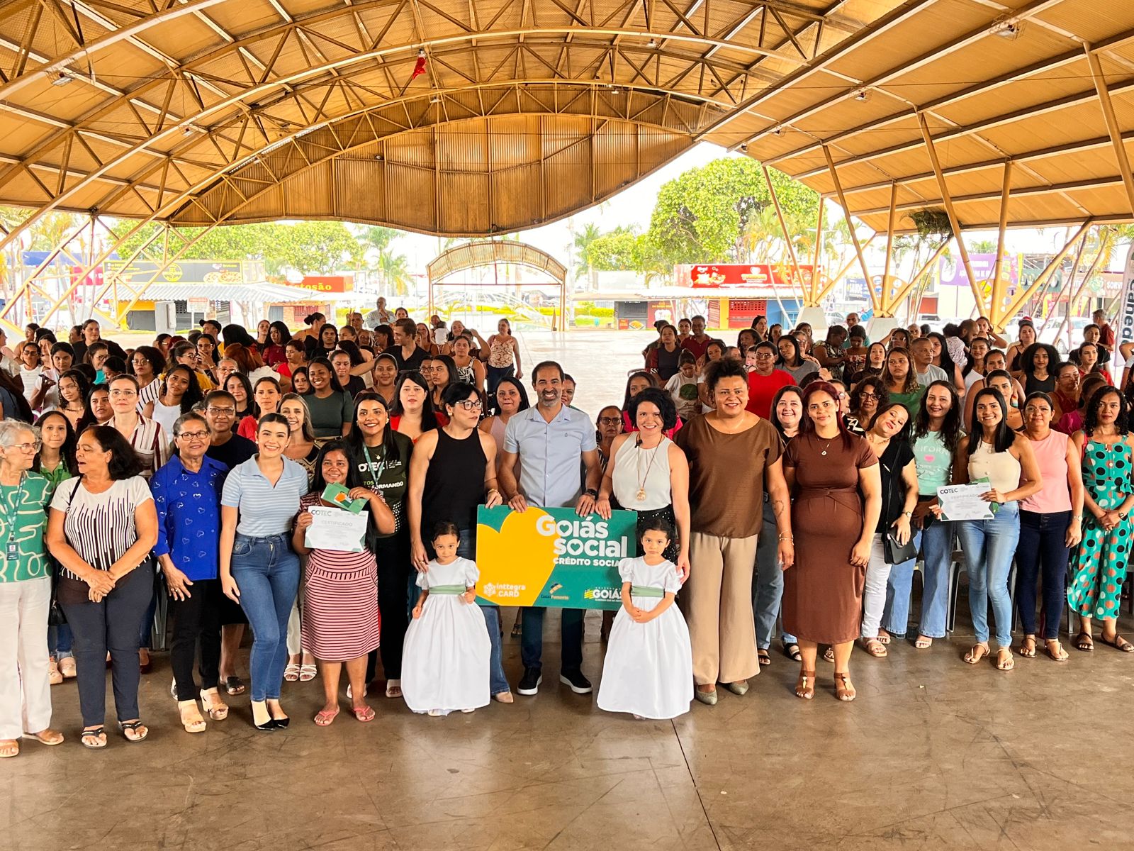 goias-social-reune-servicos,-entrega-beneficios-e-oferta-cursos-em-senador-canedo