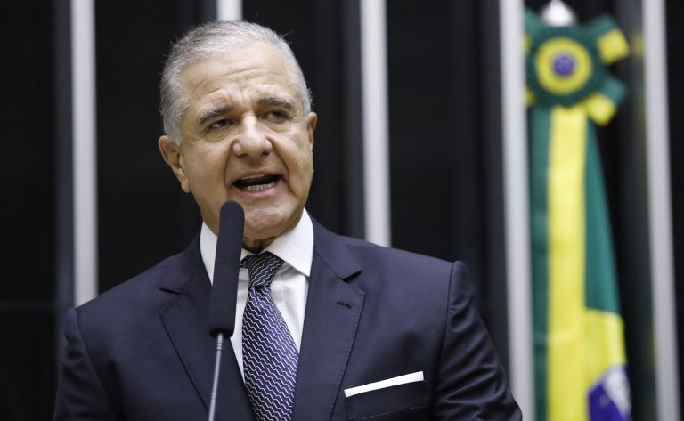 deputado-critica-discrepancia-em-dados-sobre-pirataria-em-apostas-online