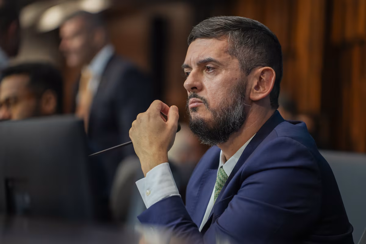 tse-determina-cassacao-imediata-de-mandato-de-rodrigo-bacellar,-presidente-da-alerj