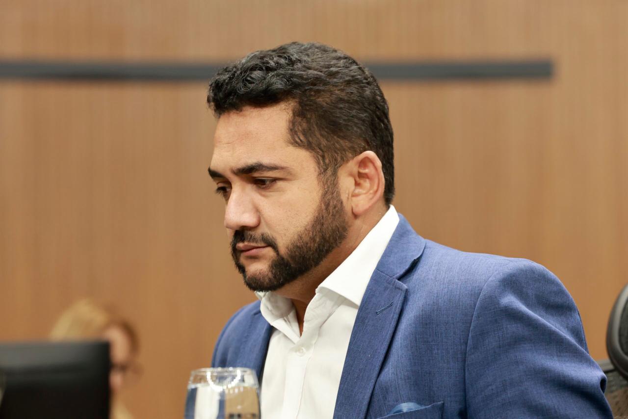 julio-pina-tenta-ir-para-pv,-mas-enfrenta-resistencia-em-goias