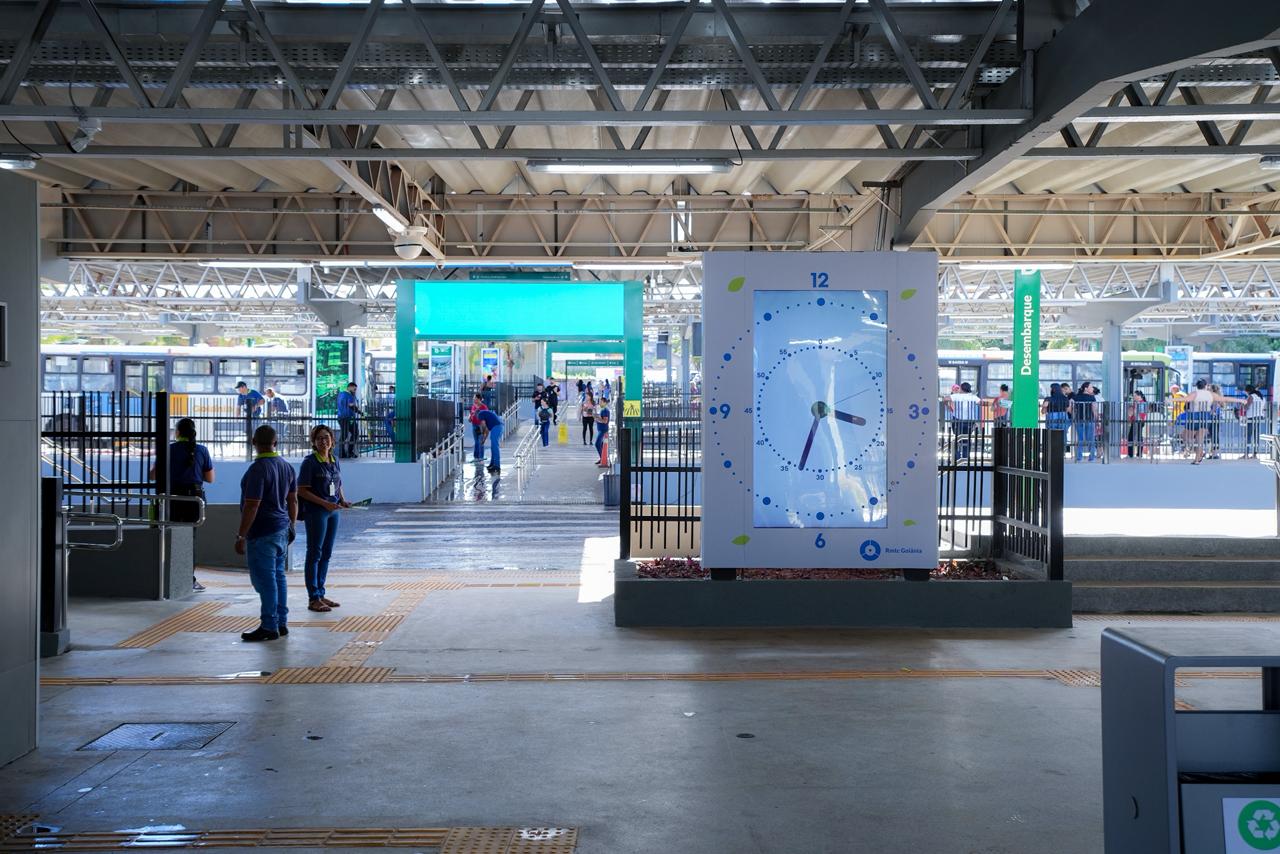 caiado-entrega-novo-terminal-padre-pelagio-e-onibus-a-biometano