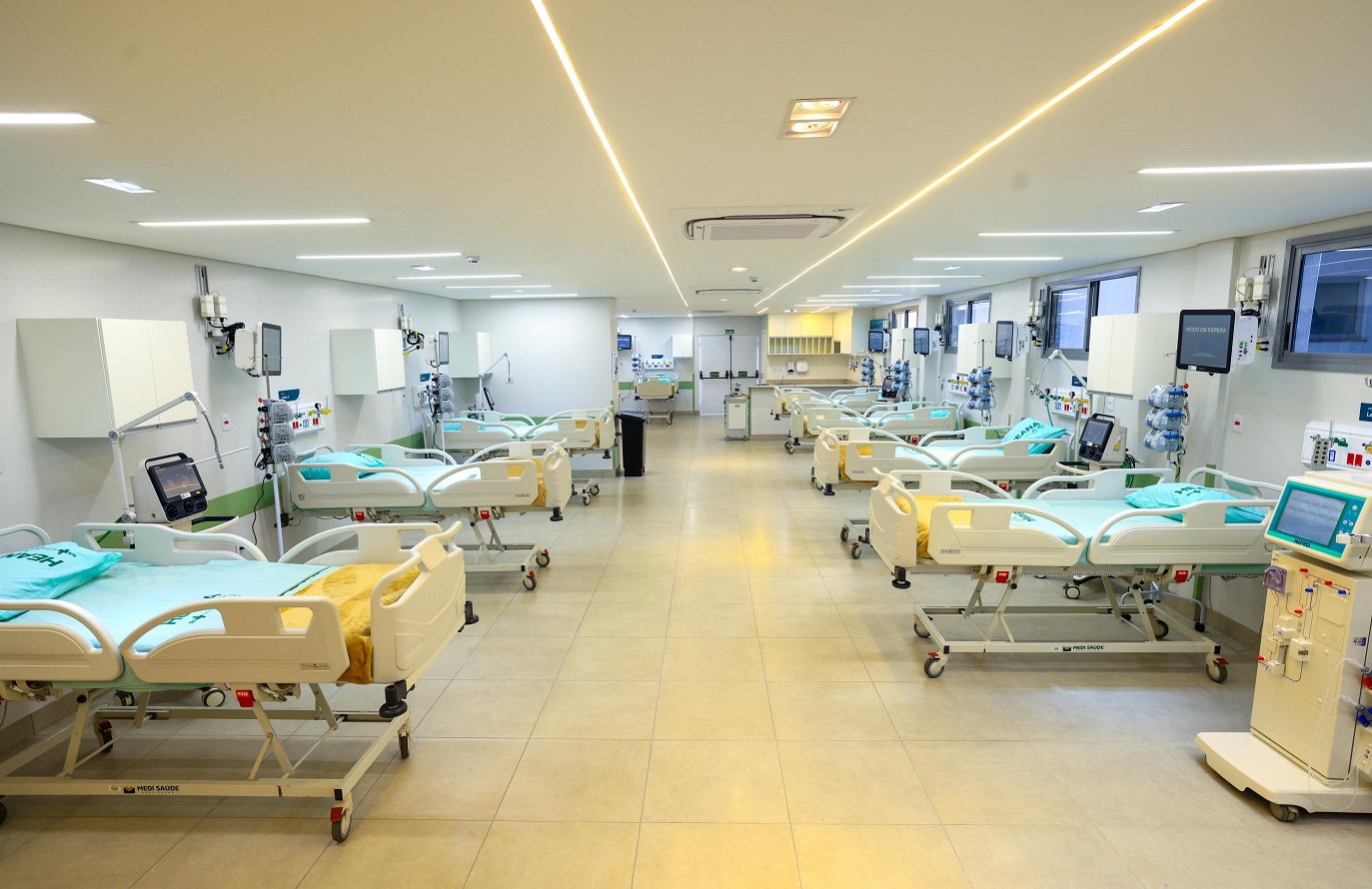 caiado-entrega-modernizacao-do-hospital-estadual-de-anapolis