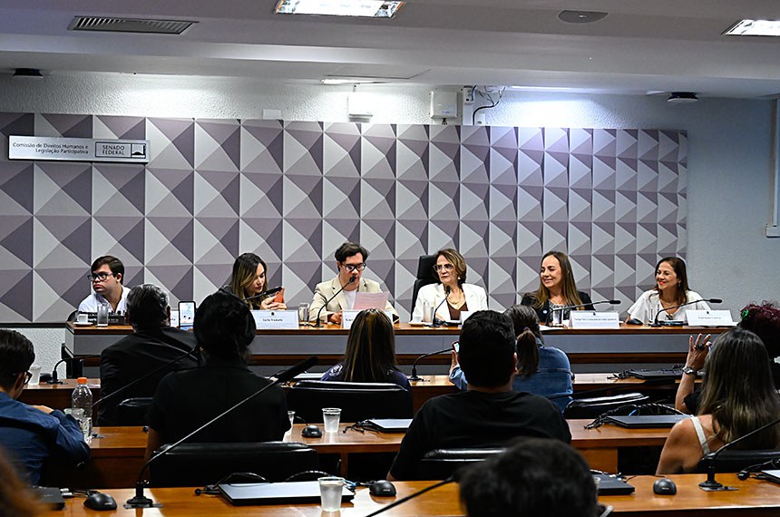 audiencia-no-senado-defende-inclusao-real-para-pessoas-com-sindrome-de-down