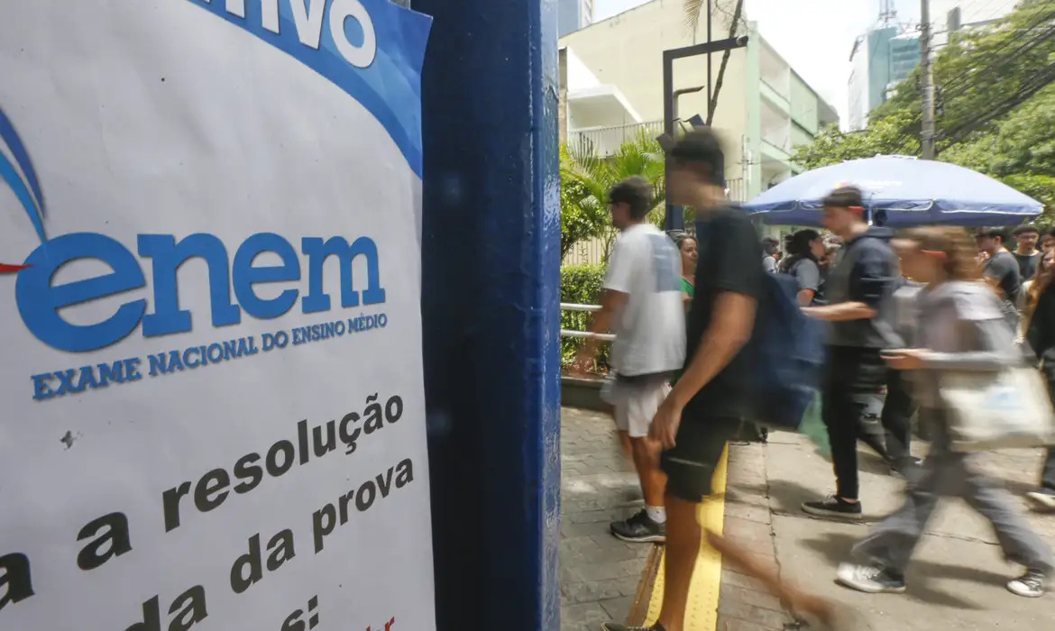 lula-sanciona-decreto-que-integra-enem-ao-saeb-para-avaliar-educacao-basica
