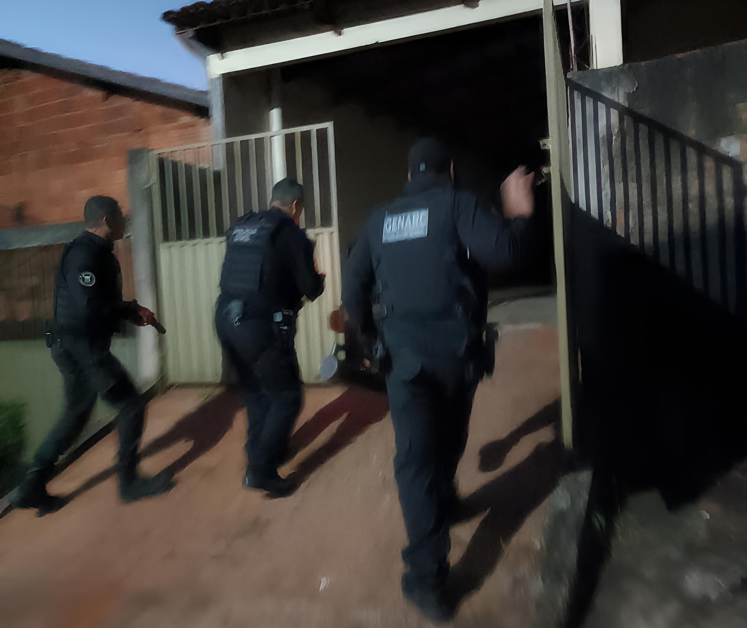 policia-cumpre-64-mandados-contra-grupo-criminoso-em-goias