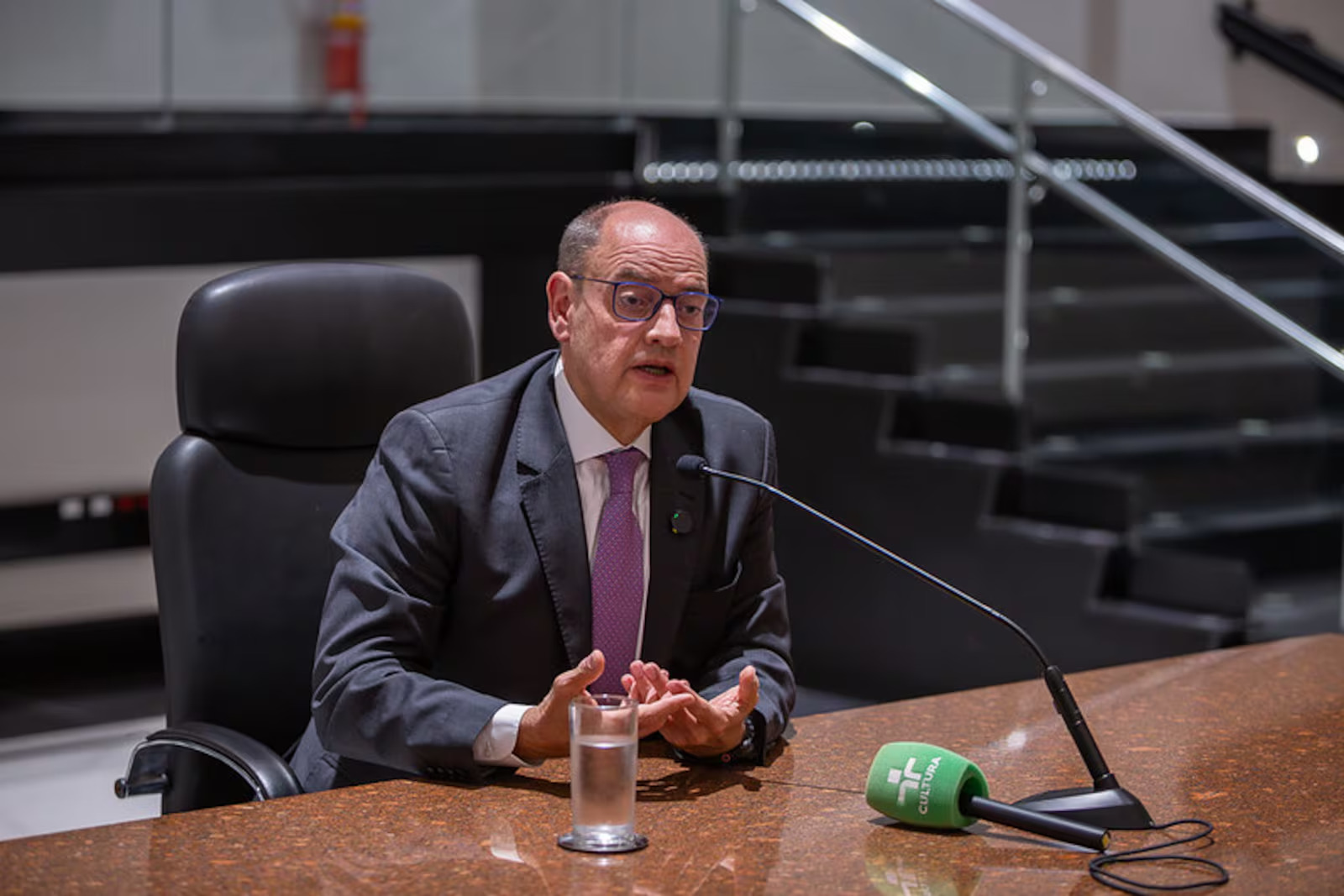 governador-interino-do-rj-exonera-aliados-de-castro-e-nomeia-ex-integrante-da-gestao-paes
