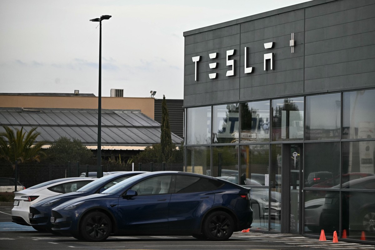 tesla-aumenta-vendas-no-trimestre,-mas-nao-supera-expectativas-de-wall-street-e-acao-cai-em-ny