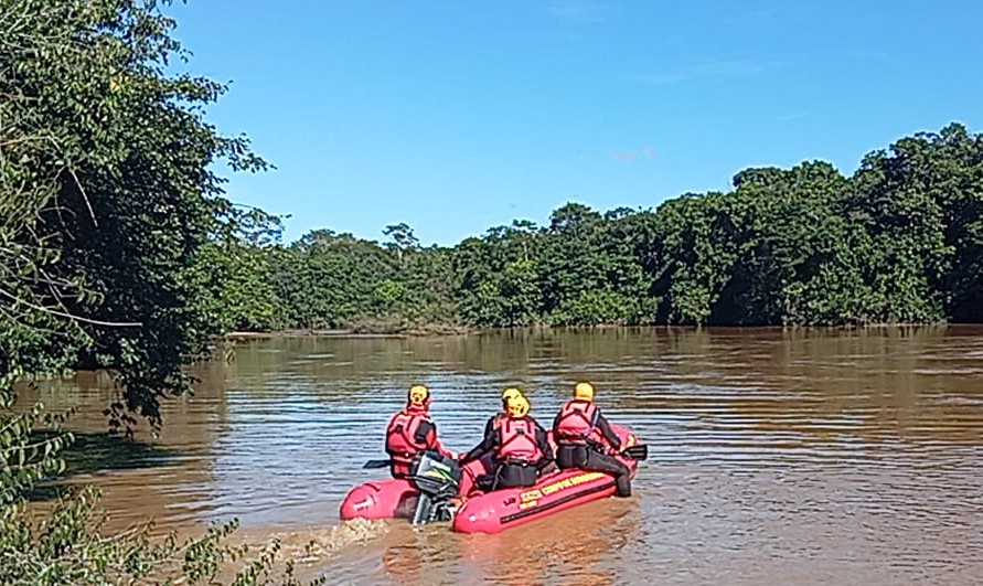 bombeiros-localizam-vitima-de-afogamento-no-rio-do-peixe,-em-santa-cruz
