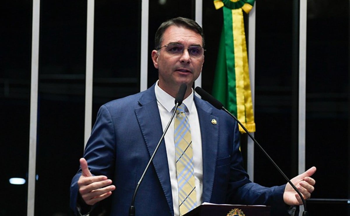 flavio-bolsonaro-pede-uniao-da-direita-apos-nova-rusga-entre-eduardo-e-nikolas-ferreira