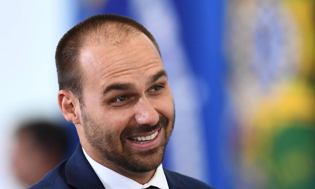 reu-no-supremo-por-coacao,-eduardo-falta-a-interrogatorio-virtual
