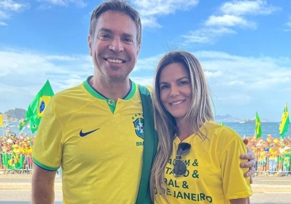 esposa-de-ramagem-comemora-soltura-nos-eua-e-faz-campanha-para-flavio-bolsonaro