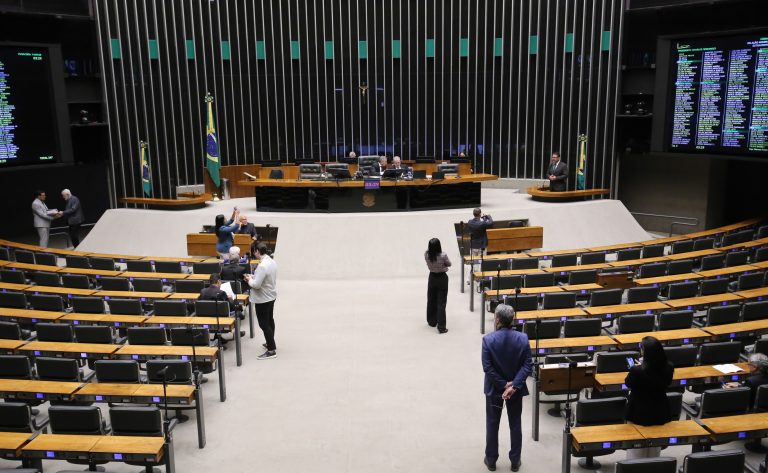 camara-analisa-urgencia-para-pl-que-proibe-fianca-em-crimes-de-pedofilia
