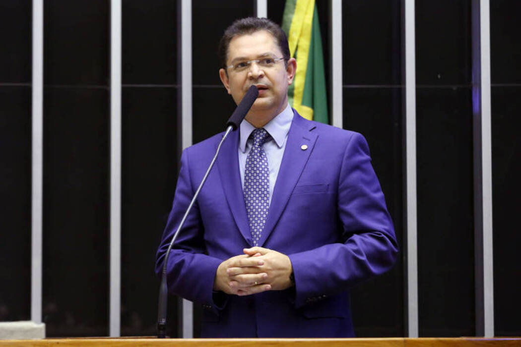 sostenes-quer-usar-documentario-sobre-bolsonaro-para-fazer-campanha-para-flavio