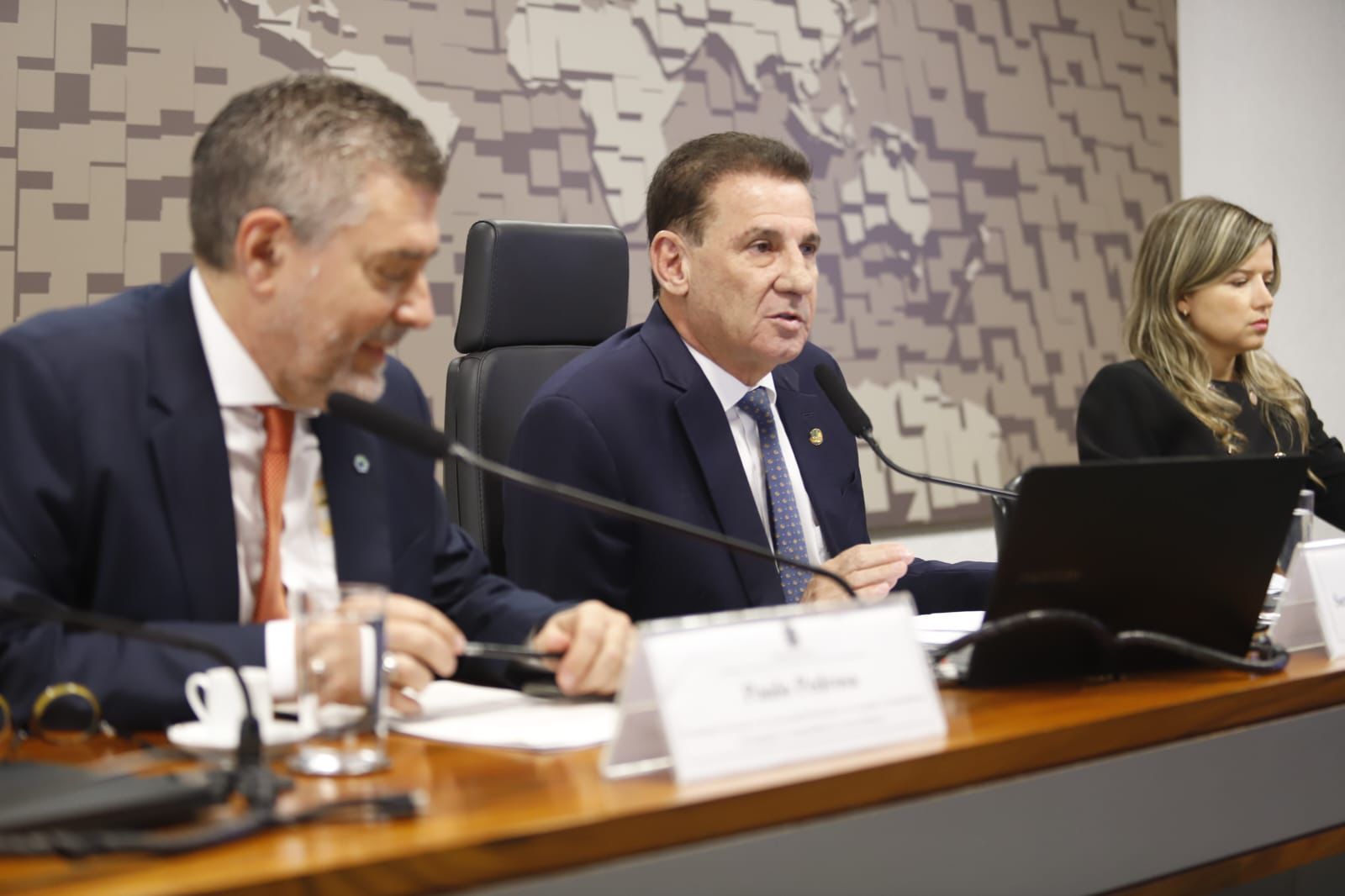 vanderlan:-“brasil-precisa-agir-rapido-para-liderar-setor-de-data-centers”