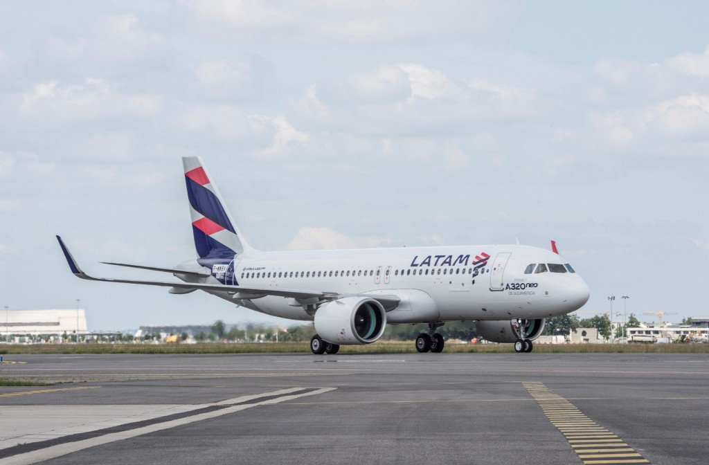 apos-falha-tecnica,-voo-da-latam-com-destino-a-nova-york-retorna-a-guarulhos