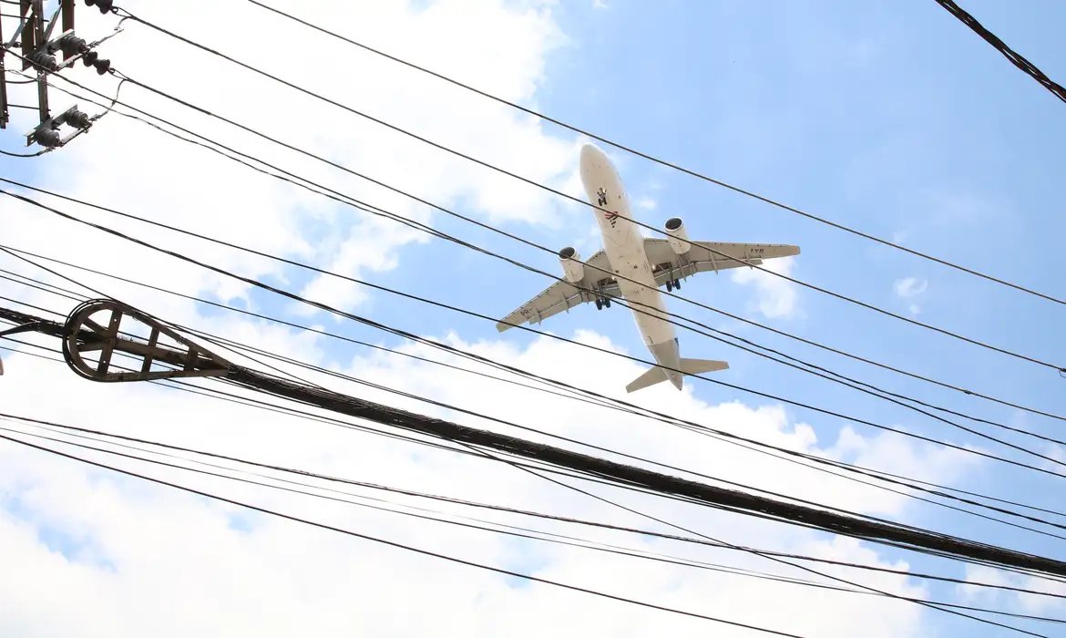ira-anuncia-reabertura-dos-aeroportos-de-teera