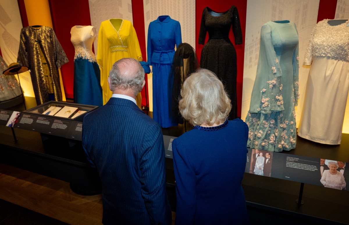 charles-iii-presta-homenagem-a-sua-mae-elizabeth-no-centenario-de-seu-nascimento
