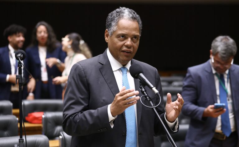 camara-aprova-mudanca-no-regimento-para-membros-da-mesa-em-comissoes