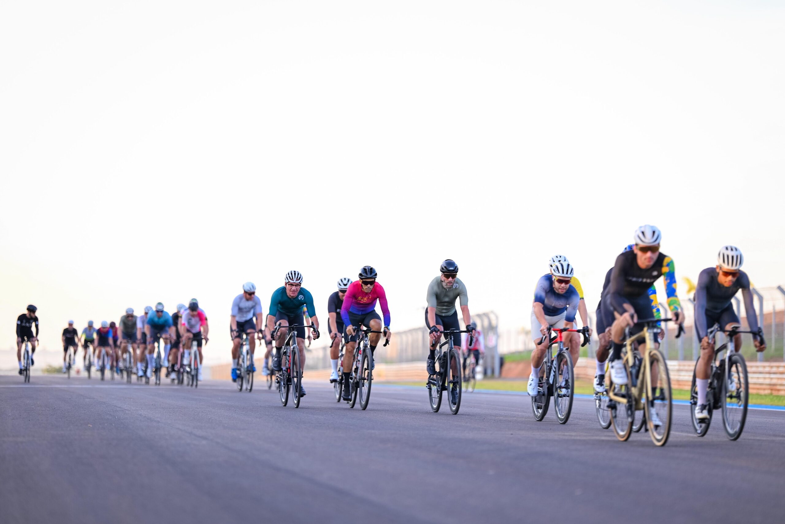 autodromo-de-goiania-e-reaberto-para-ciclistas-e-tera-centro-aquatico