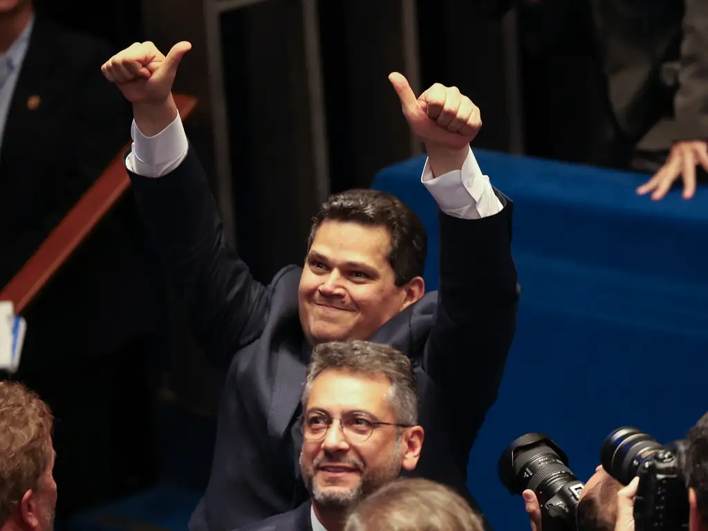 alcolumbre-mostra-ao-governo-quem-manda-no-senado-e-se-credencia-para-ficar-no-comando-em-2027