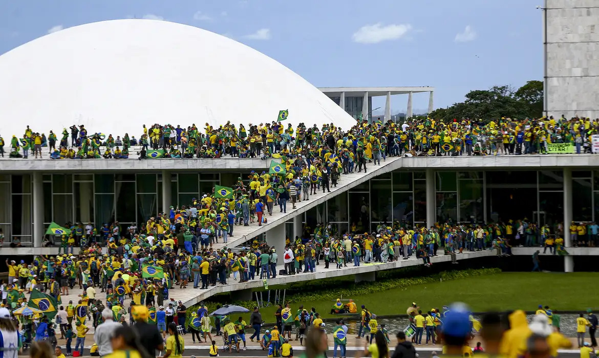 saiba-passo-a-passo-o-que-falta-para-pl-da-dosimetria-beneficiar-bolsonaro-e-condenados-do-8/1