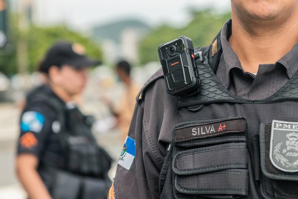 policiais-bilingues-reforcam-seguranca-no-show-de-shakira-em-copacabana
