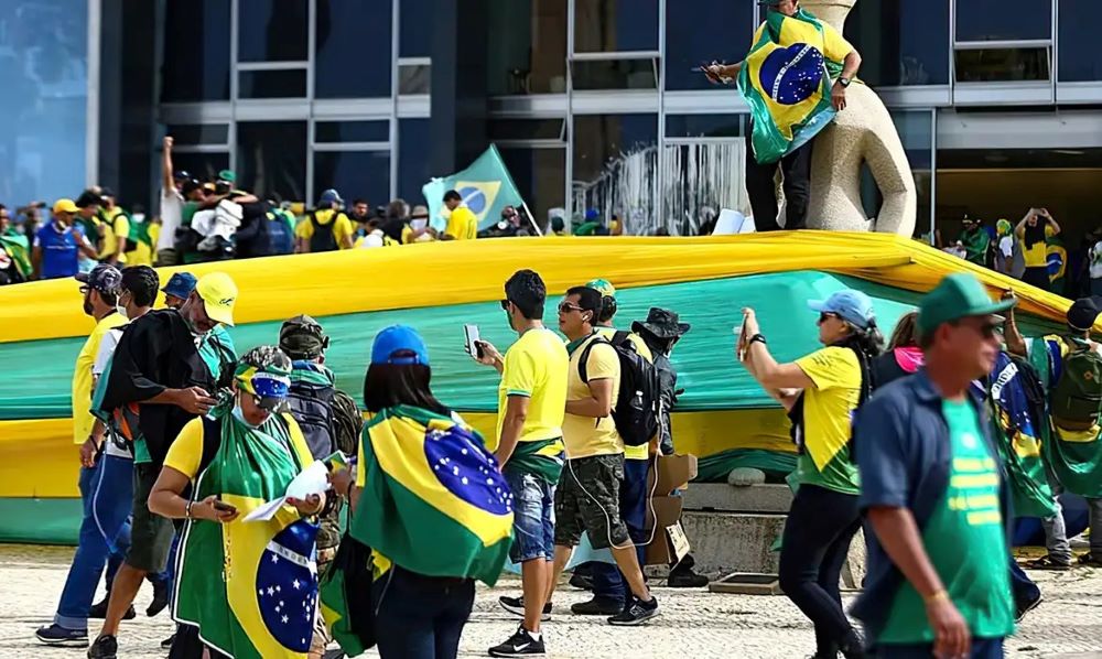 advogados-de-reus-da-trama-golpista-temem-que-judicializacao-atrase-reducao-das-penas