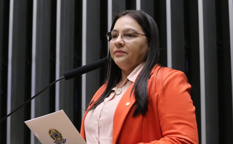 comissao-aprova-cadastramento-presencial-prioritario-no-cadunico-para-familias-de-baixa-renda