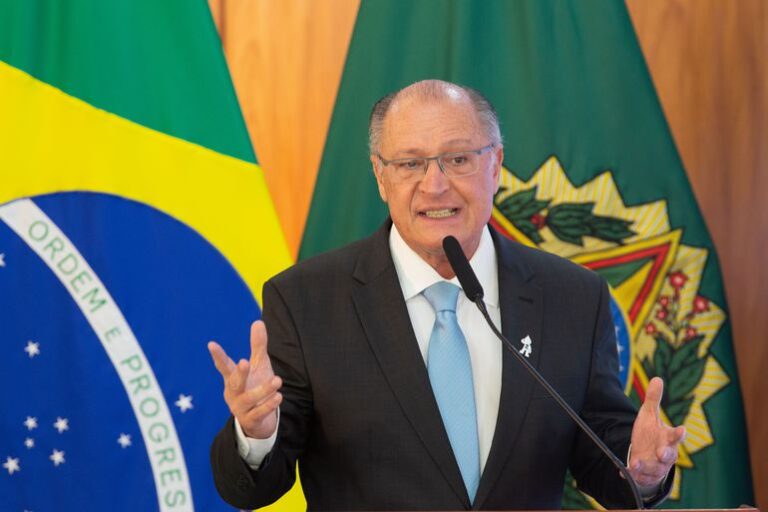 alckmin-lamenta-rejeicao-de-messias-ao-stf-e-diz-que-lula-esta-definindo-uma-nova-indicacao