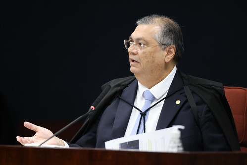 dino-alerta-sobre-penduricalhos-‘absolutamente-vedados’-apos-decisao-do-stf