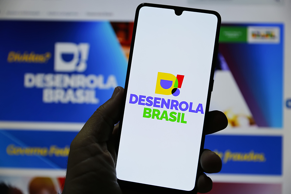 enquanto-desenrola-patina,-bancos-oferecem-renegociacoes-proprias