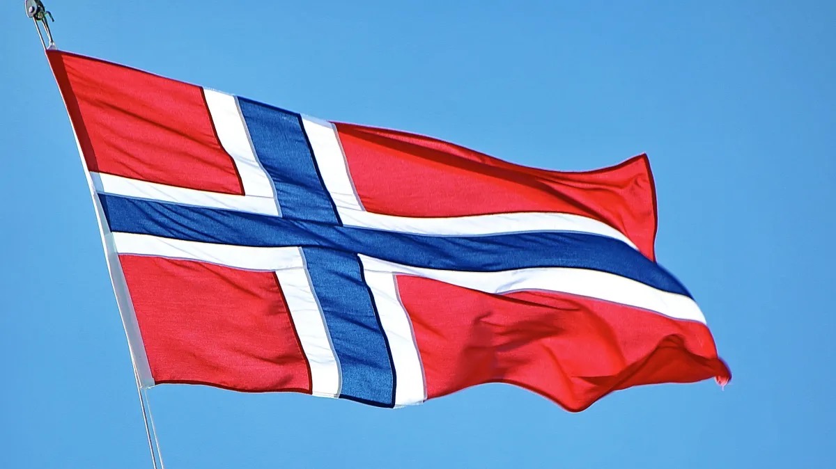 bc-da-noruega-eleva-juros-a-4,25%,-enquanto-o-da-suecia-mantem-juros-inalterados-a-1,75%