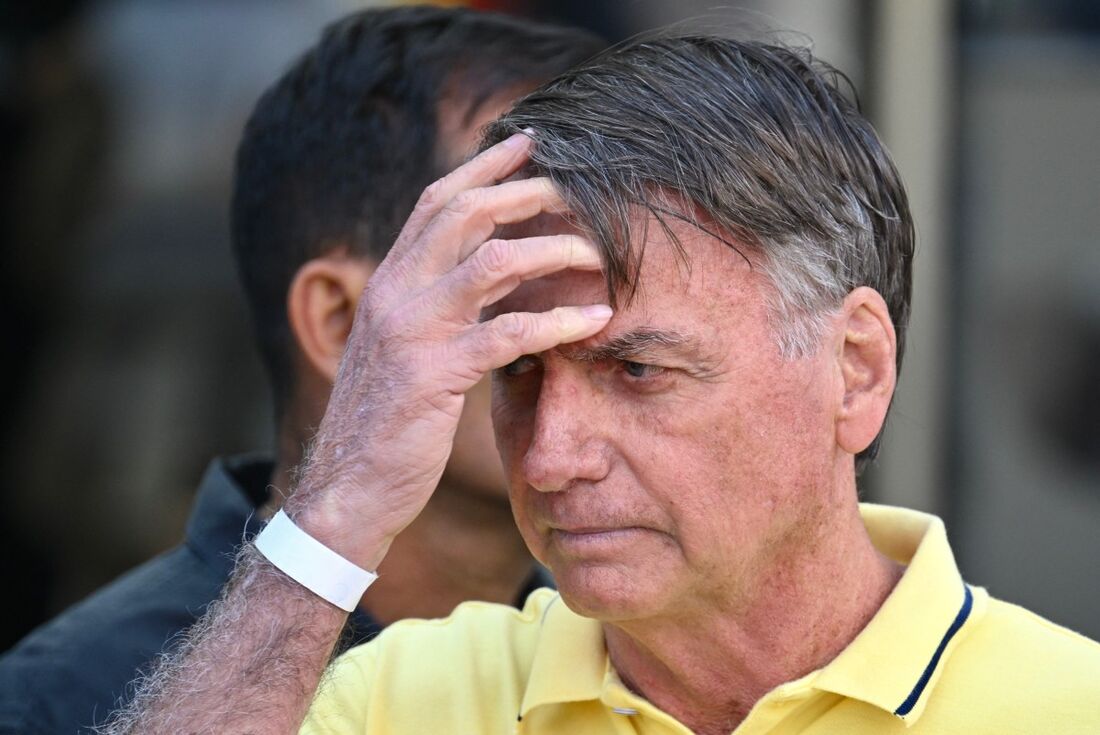 bolsonaro-teve-solucos-intensos-e-problemas-de-pressao-nas-ultimas-48h,-dizem-medicos-ao-stf