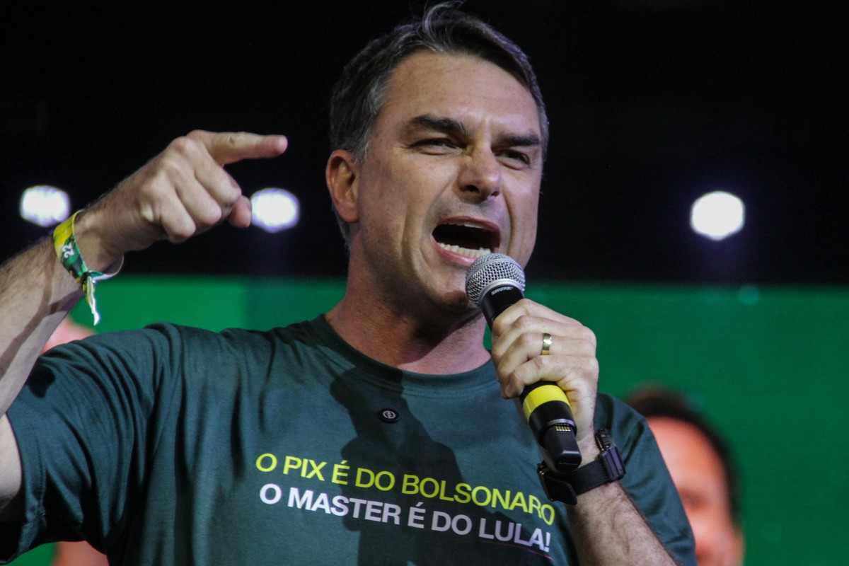 publicitario-amigo-de-flavio-bolsonaro-vai-coordenar-comunicacao-de-campanha
