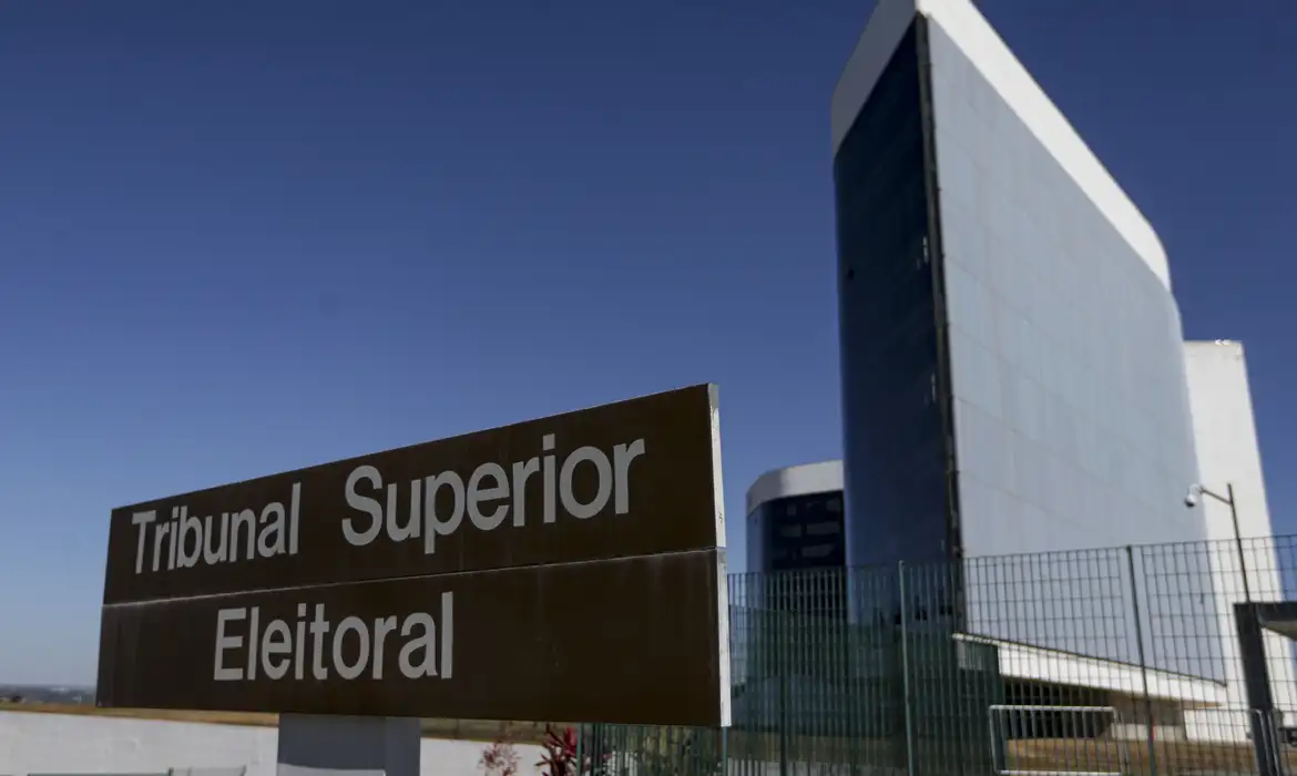 nunes-marques-alerta-para-riscos-de-ia-nas-eleicoes-ao-assumir-tse
