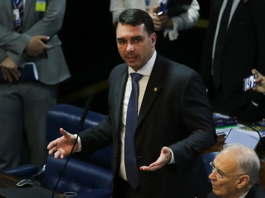 produtora-e-mario-frias-dizem-que-vorcaro-nao-deu-dinheiro-para-filme-e-contradizem-flavio