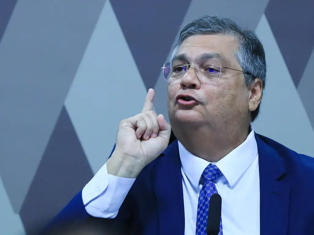 flavio-dino-relata-ameaca-de-morte-em-aeroporto-de-sao-paulo