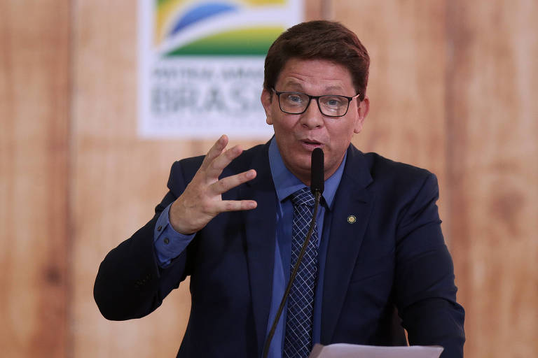 camara-informa-ao-stf-que-viagens-de-mario-frias-ao-exterior-ainda-estao-‘em-apreciacao’