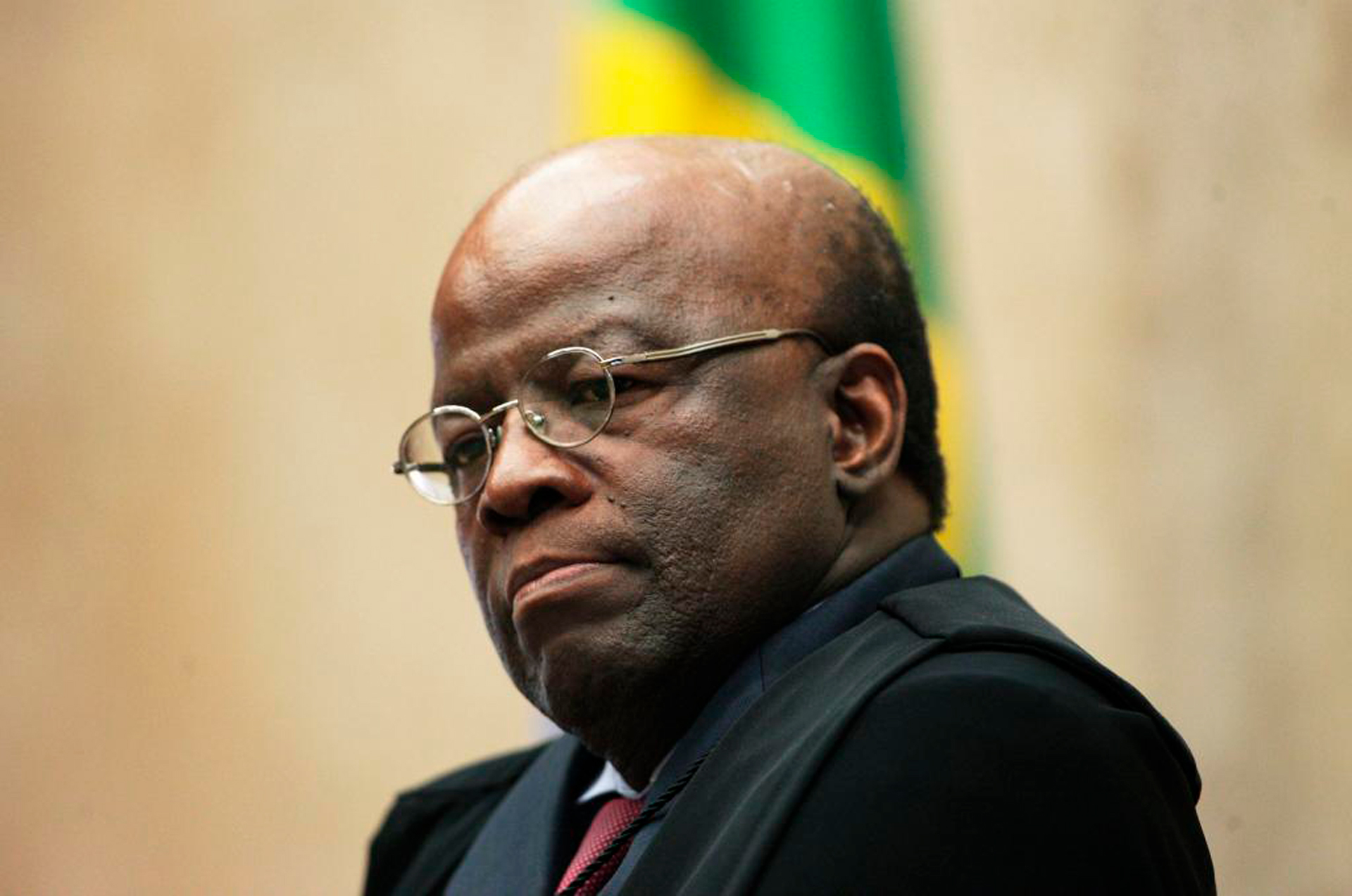 dc-faz-video-de-ia-mostrando-joaquim-barbosa-como-pre-candidato-a-presidencia:-‘virar-a-pagina’