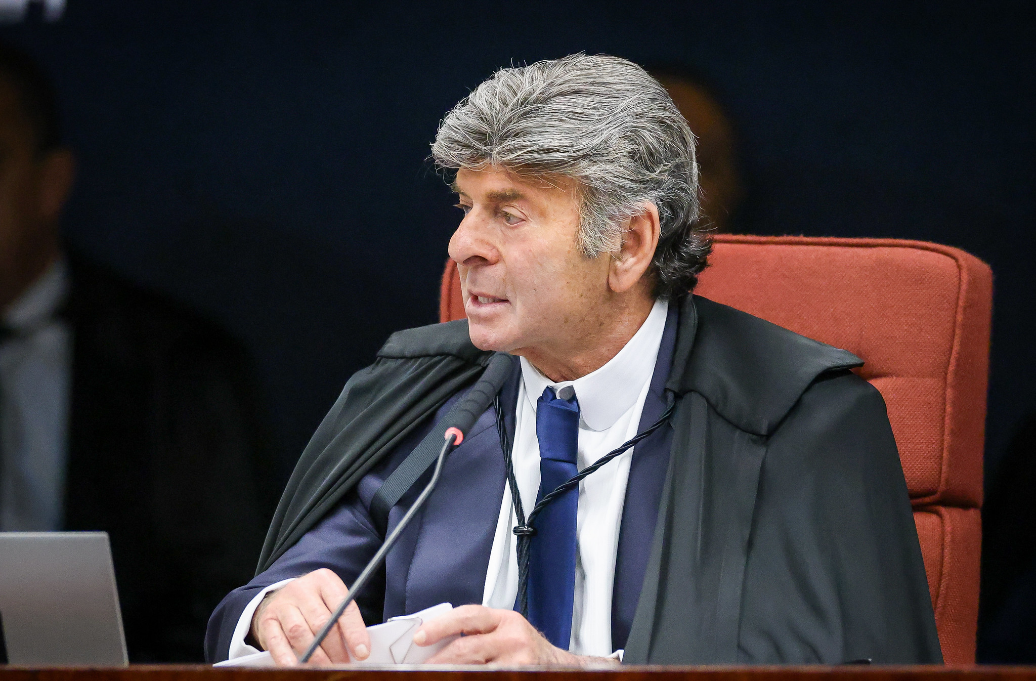 fux-antecipa-voto,-e-stf-tem-placar-de-2-a-0-para-manter-prisoes-de-pai-e-primo-de-vorcaro