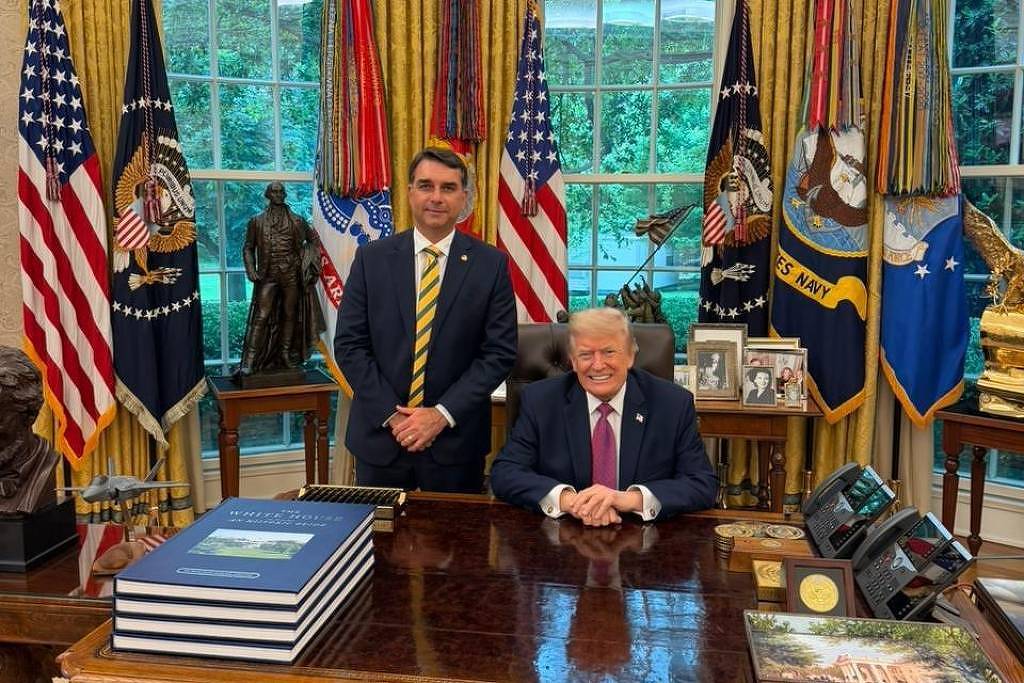 flavio-bolsonaro-se-encontra-com-trump-na-casa-branca