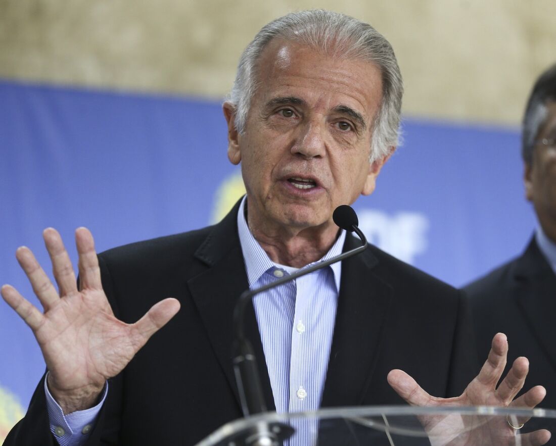 precisamos-perder-vergonha-de-sermos-amigos,-diz-mucio-em-visita-a-argentina