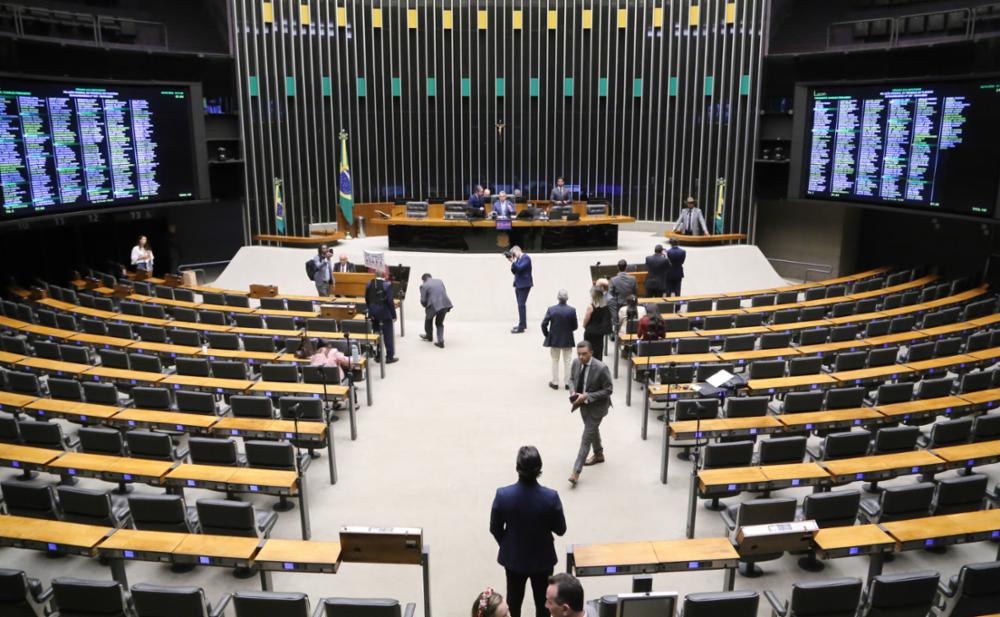 comissao-rejeita-destaque-do-pl-para-vigencia-imediata-e-conclui-aprovacao-da-pec-do-fim-da-6×1