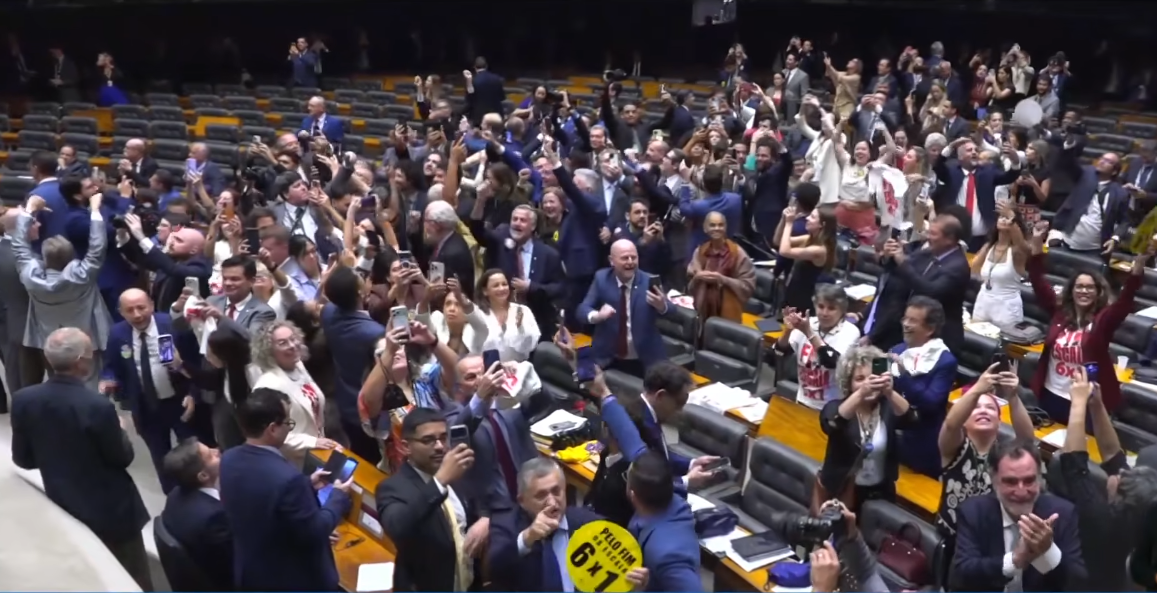 camara-aprova-em-primeiro-turno-pec-que-acaba-com-a-escala-6×1